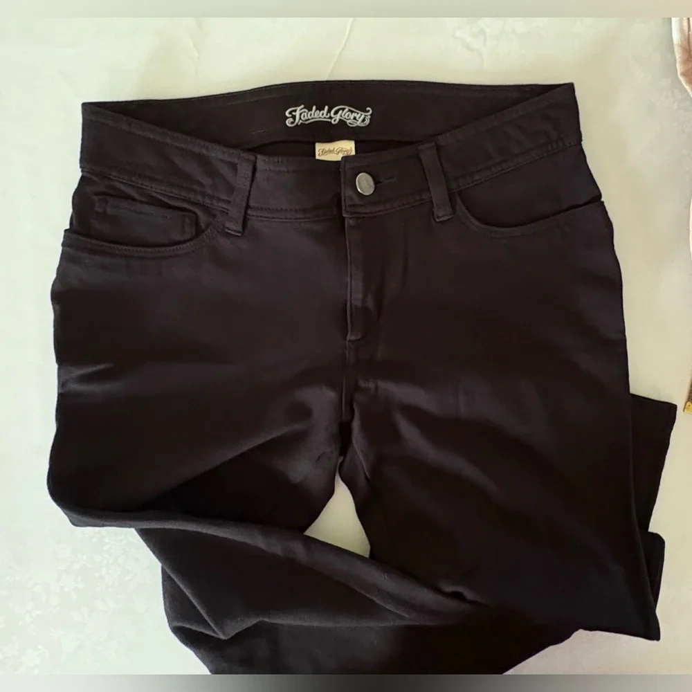 EUC Jeggings: Mid-Rise, 5-Pocket, Zip/Fly Closure, Straight Leg